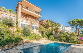 Awesome home in Lloret de Mar w/ Outdoor swimming pool and 4 Bedrooms